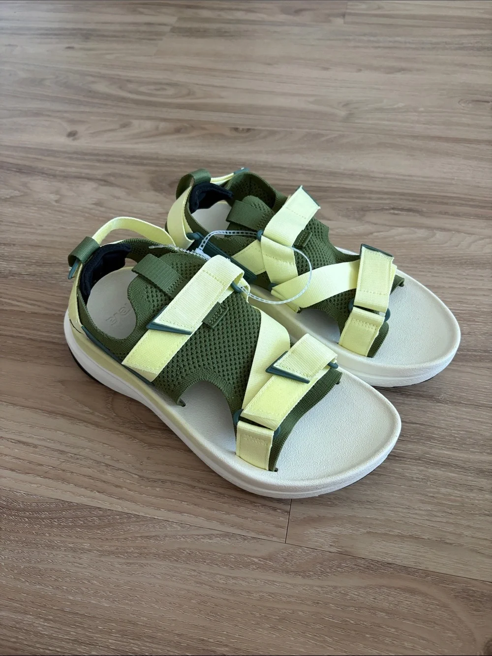 Teva breathable olive